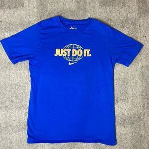 “Just Do It” Nike Swoosh Tee | Large